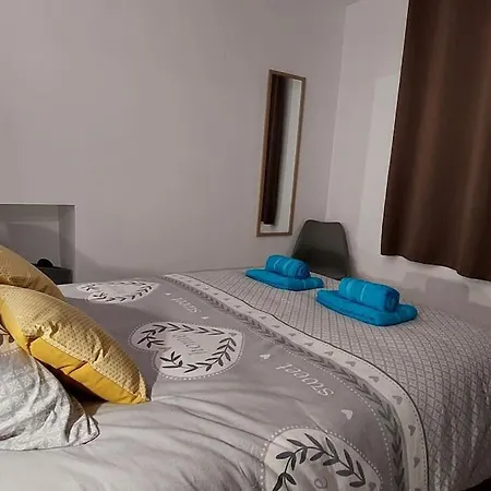 L'escapade 2* : T2 Hyper Centre 40 M De La Place Colbert * 罗什福尔